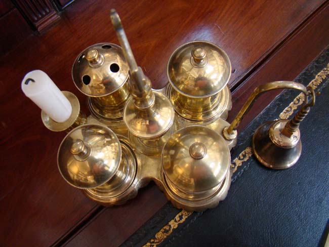 An Antique Spanish Brass Standish circa 1750-1780 — image 4